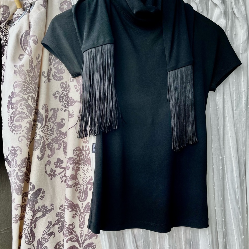 Chic Black Fringe Short Sleeve Top